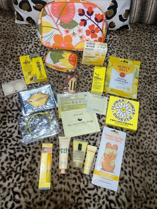 Accessories - 19 piece yellow beauty bundle